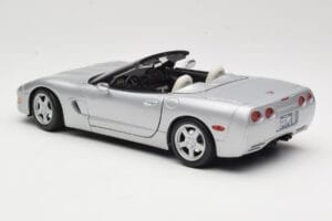 Chevrolet Corvette C5 Cabriolet Silver Maisto 1:18 50317 Metall — bild 7 av 8