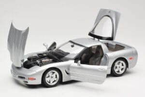 Chevrolet Corvette C5 Silver Bburago 1:18 3056 Metall — bild 2 av 8
