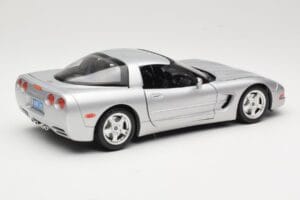 Chevrolet Corvette C5 Silver Bburago 1:18 3056 Metall — bild 3 av 8