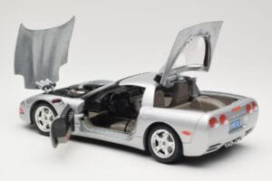 Chevrolet Corvette C5 Silver Bburago 1:18 3056 Metall — bild 5 av 8