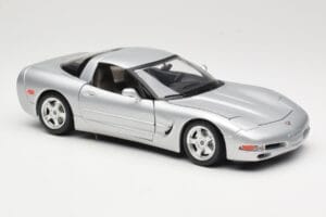 Chevrolet Corvette C5 Silver Bburago 1:18 3056 Metall — bild 6 av 8