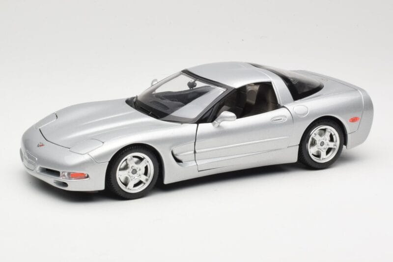 Chevrolet Corvette C5 Silver Bburago 1:18 3056 Metall