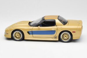 Chevrolet Corvette C5 Guldstrand Signature Edition Guld Maisto 1:18 31657 Metall — bild 4 av 8