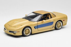 Chevrolet Corvette C5 Guldstrand Signature Edition Guld Maisto 1:18 31657 Metall