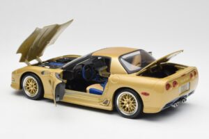 Chevrolet Corvette C5 Guldstrand Signature Edition Guld Maisto 1:18 31657 Metall — bild 5 av 8