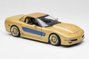Chevrolet Corvette C5 Guldstrand Signature Edition Guld Maisto 1:18 31657 Metall — bild 6 av 8