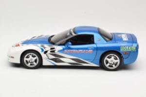 Chevrolet Corvette C5 Pace Car Rolex 24 at Daytona 1999 UT Models 1:18 39944 Metall — bild 4 av 8