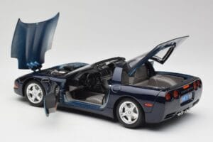 Chevrolet Corvette C5 Nassau Blå Bburago 1:18 30166 Metall — bild 5 av 8