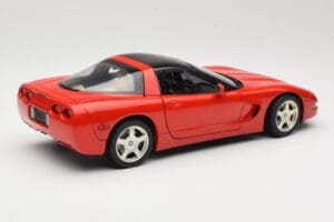Chevrolet Corvette C5 Targa Röd UT Models 1:18 21001 Metall — bild 3 av 8