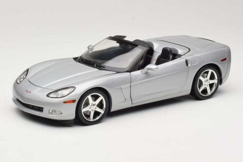 Chevrolet Corvette C6 Cabriolet Silver Hot Wheels 1:18 B6052 Metall