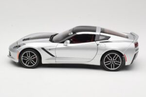 Chevrolet Corvette C7 Silver Maisto 1:18 38132 Metall — bild 4 av 8