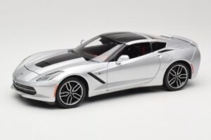 Chevrolet Corvette C7 Silver Maisto 1:18 38132 Metall
