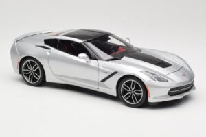 Chevrolet Corvette C7 Silver Maisto 1:18 38132 Metall — bild 6 av 8