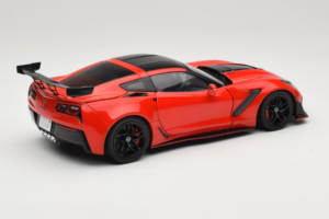 Chevrolet Corvette C7 ZR1 Torch Red IXO 1:18 18RDC243-FO Metall — bild 3 av 8