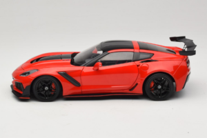 Chevrolet Corvette C7 ZR1 Torch Red IXO 1:18 18RDC243-FO Metall — bild 4 av 8