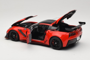 Chevrolet Corvette C7 ZR1 Torch Red IXO 1:18 18RDC243-FO Metall — bild 5 av 8
