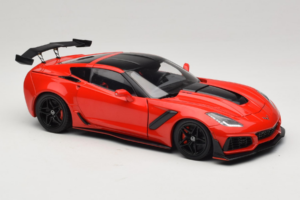 Chevrolet Corvette C7 ZR1 Torch Red IXO 1:18 18RDC243-FO Metall — bild 6 av 8