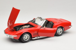 Chevrolet Corvette C3 Cabriolet Röd Revell 1:18 8833-P1 Metall — bild 2 av 8