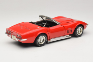 Chevrolet Corvette C3 Cabriolet Röd Revell 1:18 8833-P1 Metall — bild 3 av 8