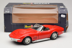 Chevrolet Corvette C3 Cabriolet Röd Revell 1:18 8833-P1 Metall — bild 8 av 8