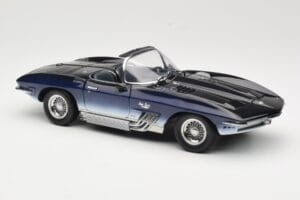 Chevrolet Corvette Mako Shark Mörkblå UT Models 1:18 21061 Metall — bild 6 av 8