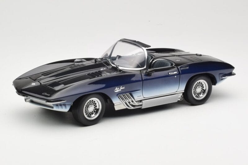 Chevrolet Corvette Mako Shark Mörkblå UT Models 1:18 21061 Metall