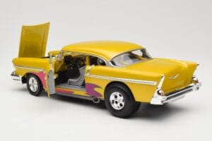 Chevrolet Custom Gul med Flamma Hot Wheels 1:18 21356 Metall — bild 5 av 8