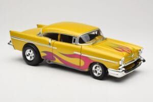 Chevrolet Custom Gul med Flamma Hot Wheels 1:18 21356 Metall — bild 6 av 8