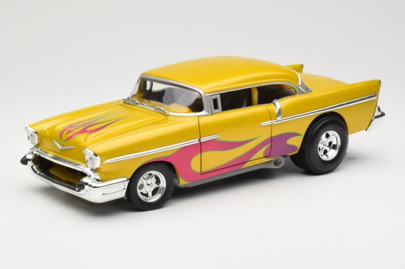 Chevrolet Custom Gul med Flamma Hot Wheels 1:18 21356 Metall