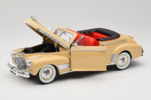 Chevrolet Deluxe Cabriolet Beige Eagle Collectibles 1:18 3022518 Metall — bild 2 av 8