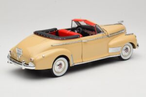 Chevrolet Deluxe Cabriolet Beige Eagle Collectibles 1:18 3022518 Metall — bild 3 av 8