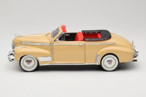 Chevrolet Deluxe Cabriolet Beige Eagle Collectibles 1:18 3022518 Metall — bild 4 av 8