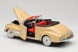 Chevrolet Deluxe Cabriolet Beige Eagle Collectibles 1:18 3022518 Metall — bild 5 av 8