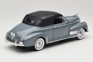 Chevrolet Deluxe Cabriolet Med Mjuktak Grå Eagles Race 1:18 7497276 Metall — bild 3 av 8