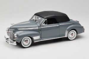 Chevrolet Deluxe Cabriolet Med Mjuktak Grå Eagles Race 1:18 7497276 Metall