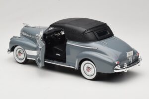 Chevrolet Deluxe Cabriolet Med Mjuktak Grå Eagles Race 1:18 7497276 Metall — bild 5 av 8