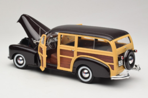 Chevrolet Fleetmaster Woody Svart Maisto 1:18 56043 Metall — bild 5 av 8