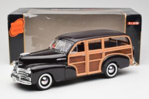 Chevrolet Fleetmaster Woody Brun Maisto 1:18 36854 Metall — bild 8 av 8