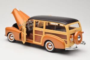Chevrolet Fleetmaster Woody Guld Maisto 1:18 56042 Metall — bild 5 av 8