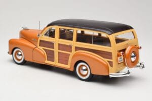 Chevrolet Fleetmaster Woody Guld Maisto 1:18 56042 Metall — bild 7 av 8