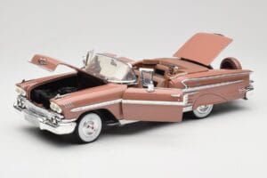 Chevrolet Impala Cabriolet Brun Motormax 1:18 73112 Metall — bild 2 av 8