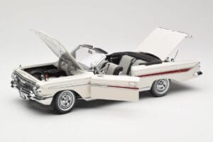 Chevrolet Impala Cabriolet Vit Sun Star 1:18 3405 Metall — bild 2 av 8