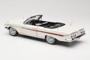 Chevrolet Impala Cabriolet Vit Sun Star 1:18 3405 Metall — bild 7 av 8