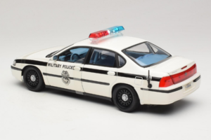 Chevrolet Impala Military Police Maisto 1:18 36611 Metall — bild 5 av 6