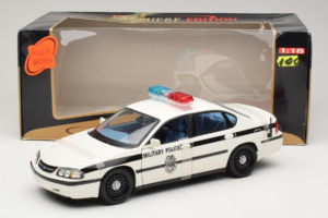 Chevrolet Impala Military Police Maisto 1:18 36611 Metall — bild 6 av 6