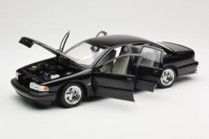 Chevrolet Impala SS Svart AUTOart 1:18 71091 Metall — bild 2 av 8