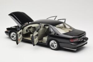 Chevrolet Impala SS Svart AUTOart 1:18 71091 Metall — bild 5 av 8