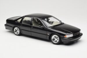 Chevrolet Impala SS Svart AUTOart 1:18 71091 Metall — bild 6 av 8