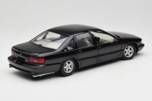 Chevrolet Impala SS Svart UT Models 1:18 21031 Metall — bild 3 av 8