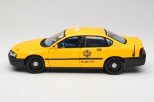 Chevrolet Impala Taxi Maisto 1:18 36617 Metall — bild 4 av 8